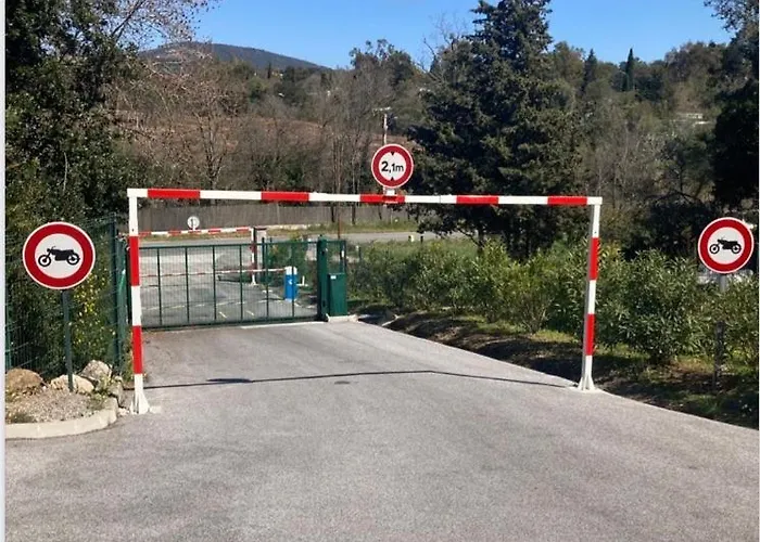 Les Restanques Maison 26 Pinede 3 *